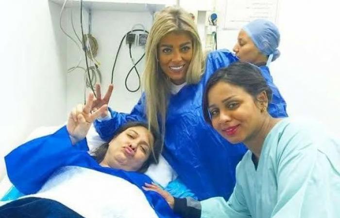 بالصور: مي كساب تنجب إبنتها الأولى "فريدة" .. بزفّة داخل غرفة العمليات