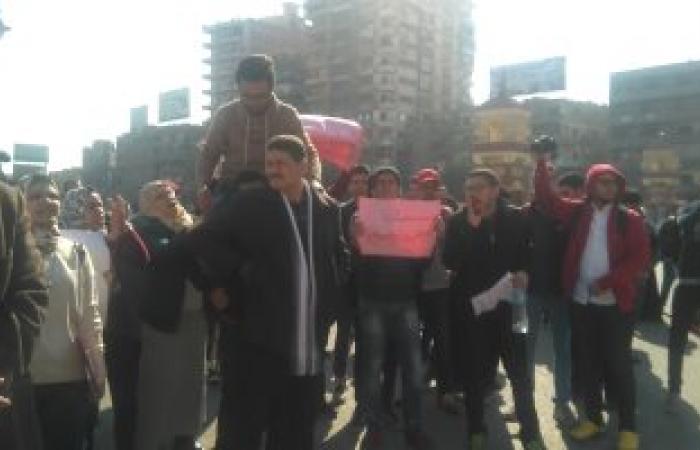 طلاب الثانوية"التجريبية"بالشرقية يتظاهرون اعتراضاً على "تعريب" الإمتحانات