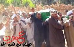 بالفيديو || مشارك فى زف متوفي إلى القبر يطالب «على جمعة» بالرد على منتقديه