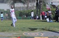 بالفيديو || زملكاوي فقد عقله في شوارع القاهرة