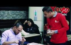 الصدمة - رد فعل المصريين بعد السخرية من رجل يطلب طعامه بلغة الإشارة
