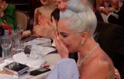 بكاء ليدي جاجا لحظة الإعلان عن فوزها بجائزة أفضل أغنية «فيديو»