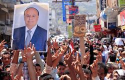 توجيه عاجل من الرئيس هادي بعد استهداف عرض عسكري للجيش اليمني