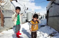 الثلوج تغطي اللاجئين... الموت بالبرد بعد النار