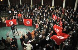 "النداء" في مواجهة "النهضة"... واتحاد الشغل ينضم لخريطة التحالفات في تونس