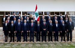 الحكومة اللبنانية الجديدة تنهي أولى جلساتها بتشكيل لجنة لصياغة البيان الوزاري