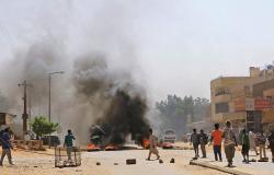 المعارضة السودانية تصعد الاحتجاجات وتؤكد "لا للموت جبنا"