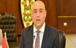 وزير الإسكان يبحث تحسين الخدمات المقدمة للمواطنين مع قيادات «المياه»