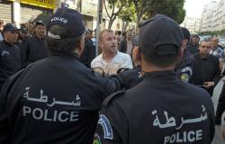 توقيف 40 جزائريا وسط مظاهرات حاشدة ضد ترشح بوتفليقة للمرة الخامسة