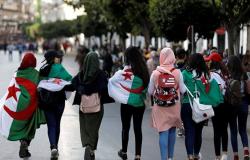 "إجبار الشرطة فتيات على خلع ملابسهن" يثير ضجة في الجزائر