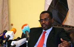 السودان... المجلس العسكري يفاجئ الجميع بشأن تسليم البشير إلى "الجنائية الدولية"