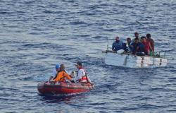 إنقاذ 213 مهاجر غير شرعي قبالة السواحل الليبية