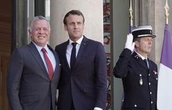 الملك والرئيس الفرنسي يبحثان فرص تعزيز التعاون المشترك