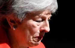 شاهد.. دموع تيريزا ماى أثناء إعلان استقالتها من رئاسة الحكومة البريطانية