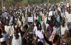 إضراب عام في السودان.. والمجلس العسكري يؤكد أن باب التفاوض لن يقفل