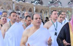 بالصور.. الرئيس السيسي يؤدي مناسك العمرة