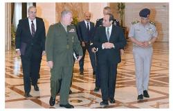 الرئيس المصري وقائد القيادة المركزية الأمريكية يبحثان أزمات دول المنطقة
