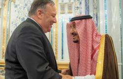 صور.. الملك سلمان يستقبل وزير الخارجية الأمريكي في جدة