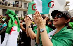 بين التكتل "الإسلامي" و"الديمقراطي"... إلى من ينحاز الشارع الجزائري