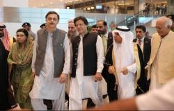 عمران خان يشيد بإجراءات مبادرة طريق مكة بمطار إسلام أباد