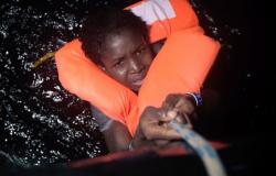 البحرية المغربية تنقذ 161 مهاجرا بالمتوسط