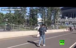 روسيا.. شرطي يلاحق علاء الدين على سجادته!