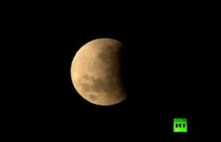 شاهد.. صعود "القمر الدموي" و الخسوف القمري في سيدني الأسترالية