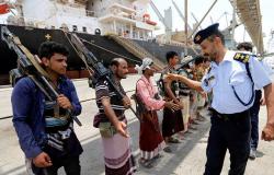 الحكومة اليمنية: تنفيذ آلية للتفتيش والتحقق في موانئ الحديدة رهن بانسحاب "الحوثيين"