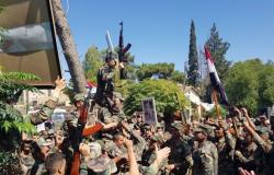 بالصور... جنود سوريون يحتفلون بعيد الجيش وسط غابة من القواعد الأمريكية