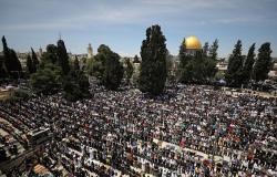 ردا على قرار إسرائيلي… صلاة العيد موحدة وجامعة في المسجد الأقصى