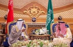 بعد الكشف عن حالته الصحية... الملك سلمان يجري اتصالا هاتفيا بأمير الكويت