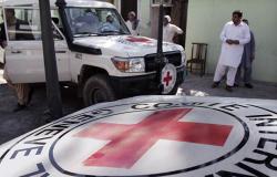الصليب الأحمر يرسل فريقا طبيا لذمار بعد قصف سجن تابع لـ"أنصار الله"