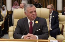 الملك عبد الله يحضر "الطابور الصباحي" في أول يوم دراسي بالأردن... فيديو