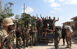 خبير سوري: الإعلان عن حل التنظيمات المسلحة محاولة للالتفاف على تقدم الجيش في إدلب
