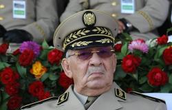قايد صالح: نلمح اليوم أفق المستقبل الواعد الذي ينتظر الشعب الجزائري