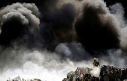 "الاستعانة بالطيران"... حريق هائل يوقف الرحلات بمحطة قطار الحرمين في جدة