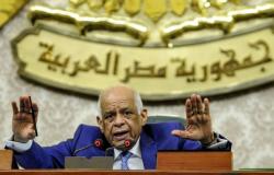 رئيس البرلمان المصري: زحام محطة أتوبيس في القاهرة يبدو كمظاهرة