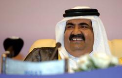 "يامن مرة سجنتك"... أمير قطر الوالد يثير ضجة على مواقع التواصل