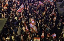 بالفيديو : اشتباك بالأيدي بين عناصر لحزب الله ومتظاهرين ببيروت