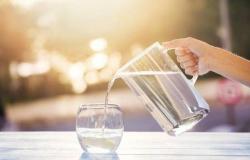 بنك إندونيسي يقلص كمية مياه الشرب للموظفين لخفض التكاليف