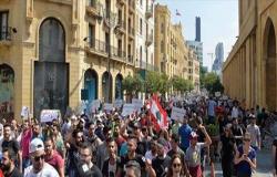 لبنان.. تواصل التظاهرات ودعوات لغلق الطرقات بالسيارات
