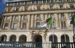 محافظ البنك المركزي: سياسة الادخار "عاجزة" في الجزائر