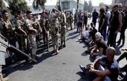 الجيش اللبناني يتأهب لفتح الطرق.. وأميركا تطالبه بحماية المتظاهرين