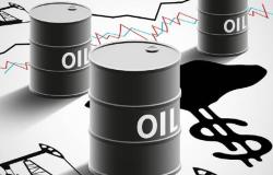 محدث.. ارتفاع أسعار النفط عند التسوية مع عودة التفاؤل التجاري