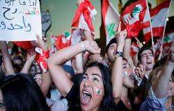 محتجو لبنان يحذرون السلطة من المماطلة والمراوغة