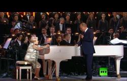 شاهد.. الرئيس بوتين يهنئ "أسطورة الموسيقى" الروسية باخموتوفا بعيد ميلادها الـ90