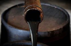النفط يرتفع مع ترقب بيانات المخزونات الأمريكية وتقرير أوبك