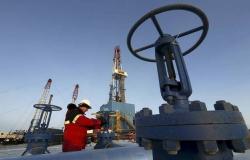 الشركات الأمريكية تغلق 10 منصات للتنقيب عن النفط