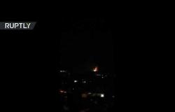 لحظة القصف الإسرائيلي على مواقع في محيط دمشق