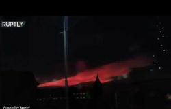 غيوم الستراتوسفير المدهشة تغطي سماء مدينة شمالية روسية